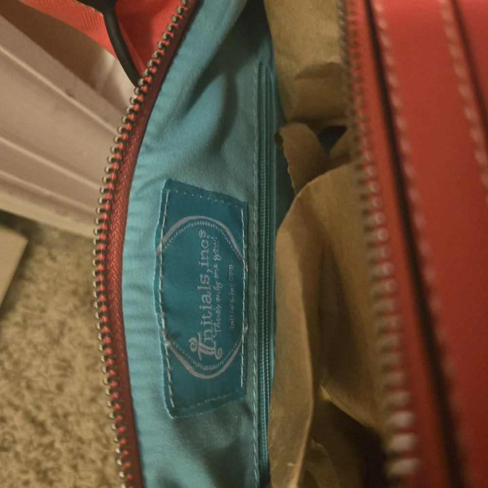 Initials, Inc Coral Barrel Bag NWOT - Picture 9 of 11